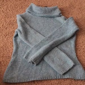 Women’s light blue knitted sweater M